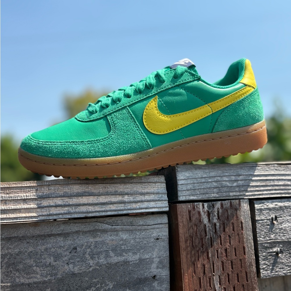 Nike Women’s Field General Retro Shoes - Picture 8 of 16